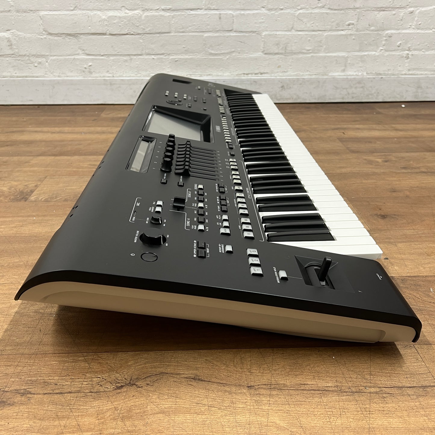 Yamaha Genos 1 Arranger Workstation: Serial No: BEYX01012 | Second Hand