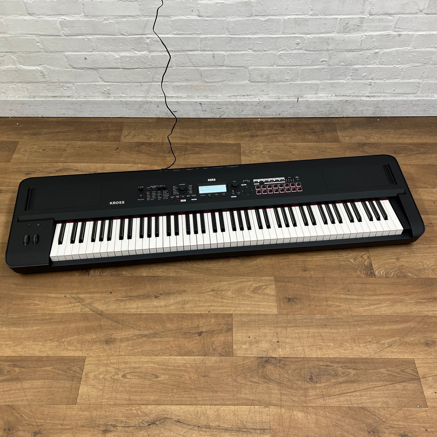 Korg Kross 2 88 Key Synthesizer Workstation, Matt Black; Serial No: 9065 | B Stock