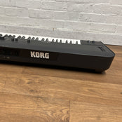 Korg Kross 2 88 Key Synthesizer Workstation, Matt Black; Serial No: 9065 | B Stock