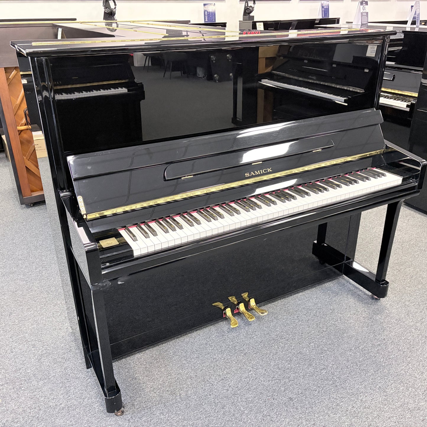 Samick JS131 Upright Piano in Polished Ebony: Serial No: IJQEU0883 | Second Hand