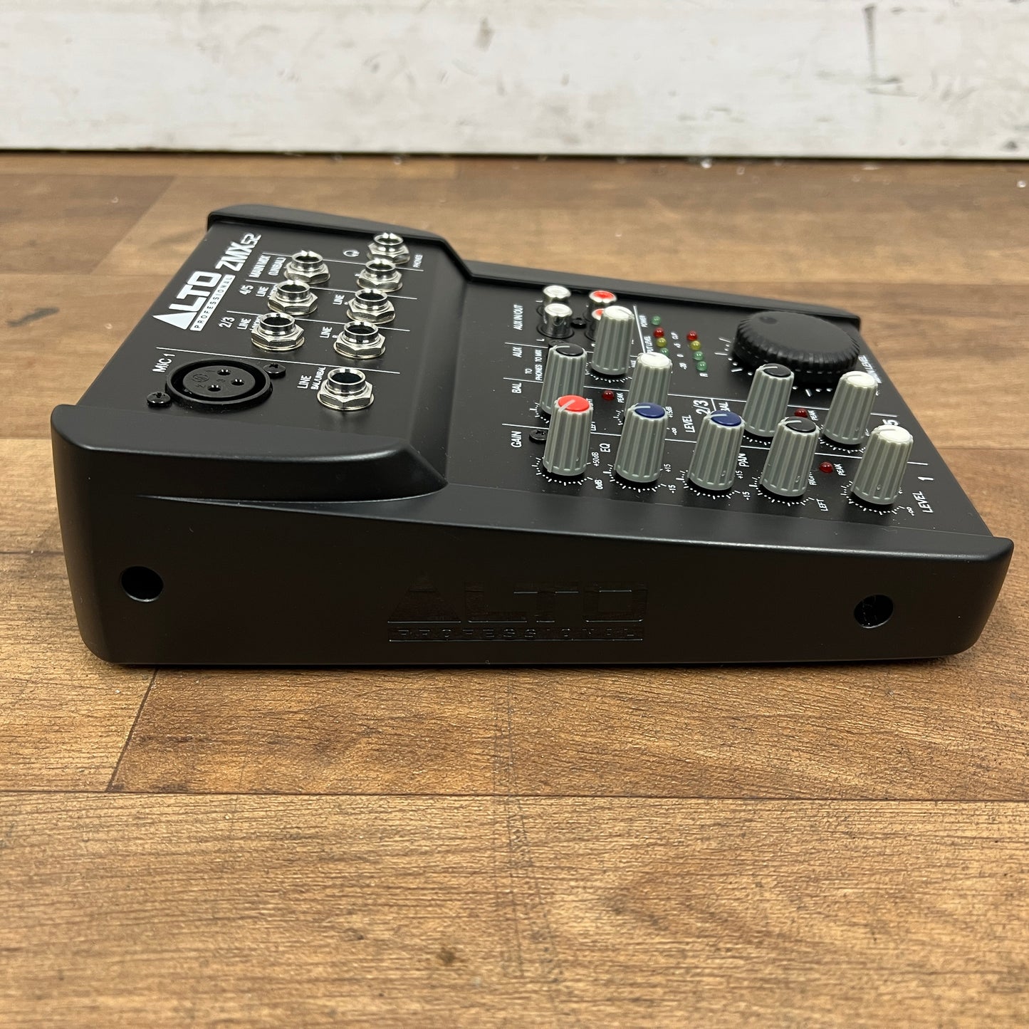 Alto ZMX52 5-Channel Mixer : Serial No: UT2007101507877 | Second Hand
