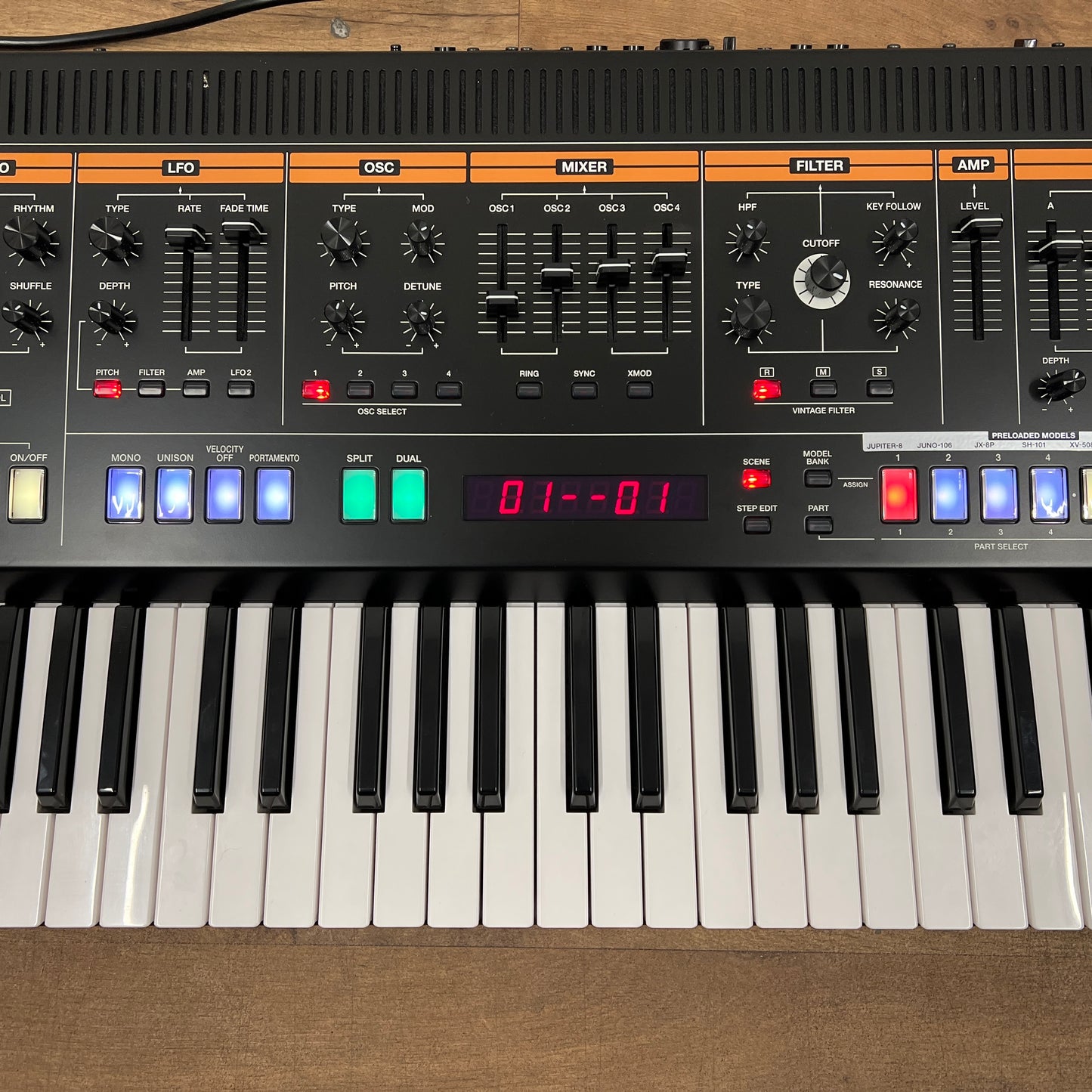 Roland Jupiter X; Serial No: Z2Q4321 | Second Hand