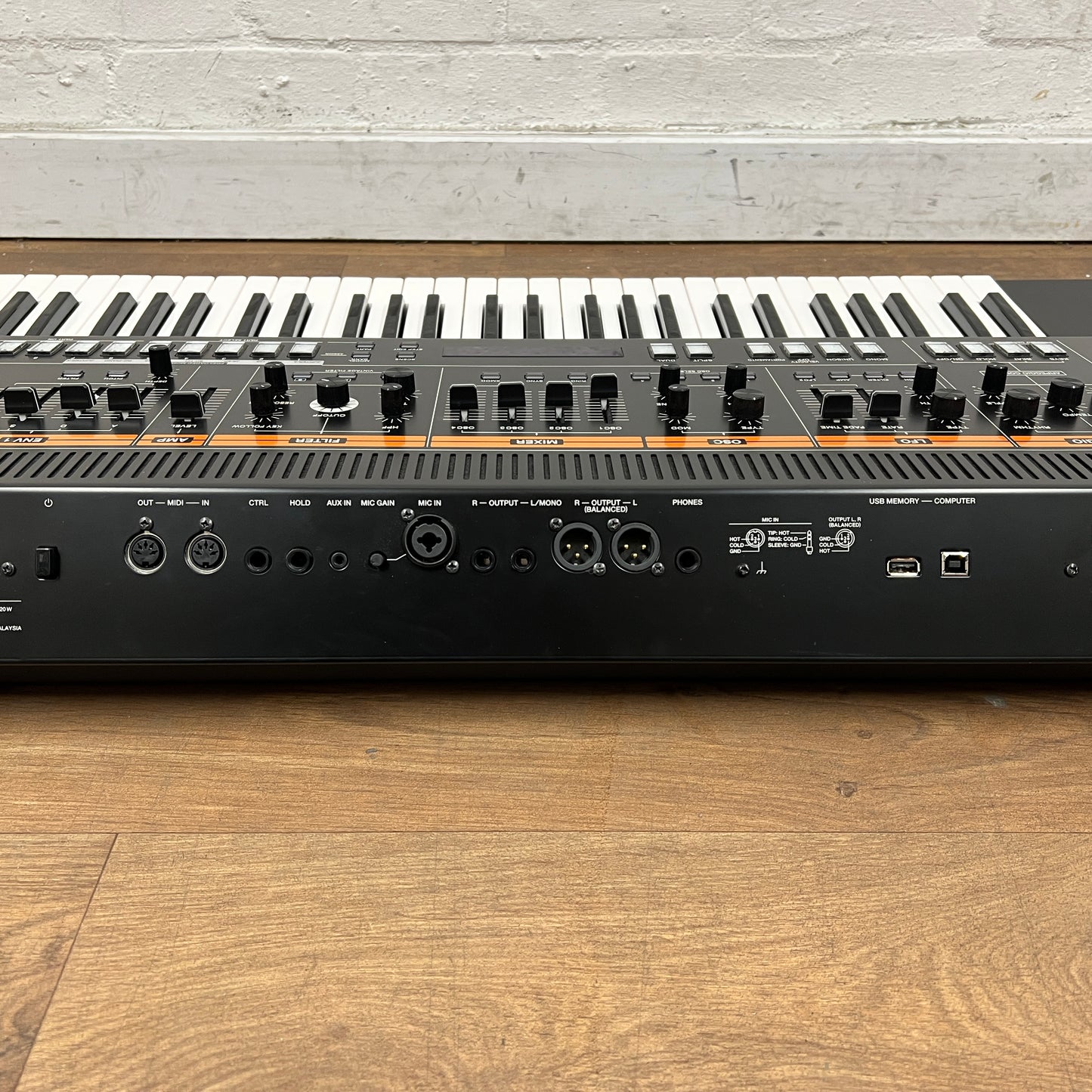 Roland Jupiter X; Serial No: Z2Q4321 | Second Hand