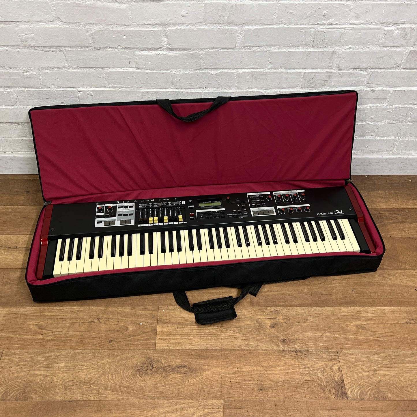 Hammond SK1 73 Stage Keyboard with Carry Bag; Serial No: 15040112 | Second Hand