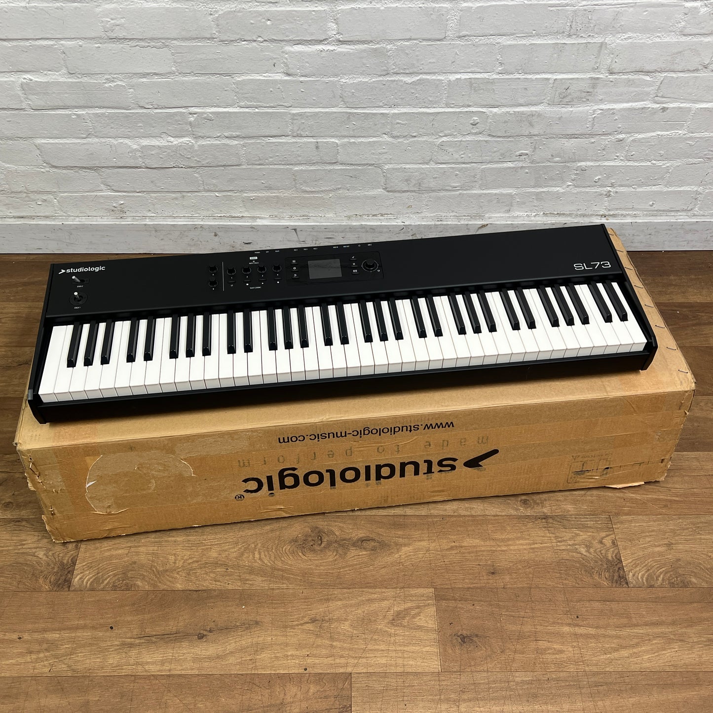 Studiologic SL73 MIDI Controller Keyboard; Serial No: 2542IT7301105 | Second Hand