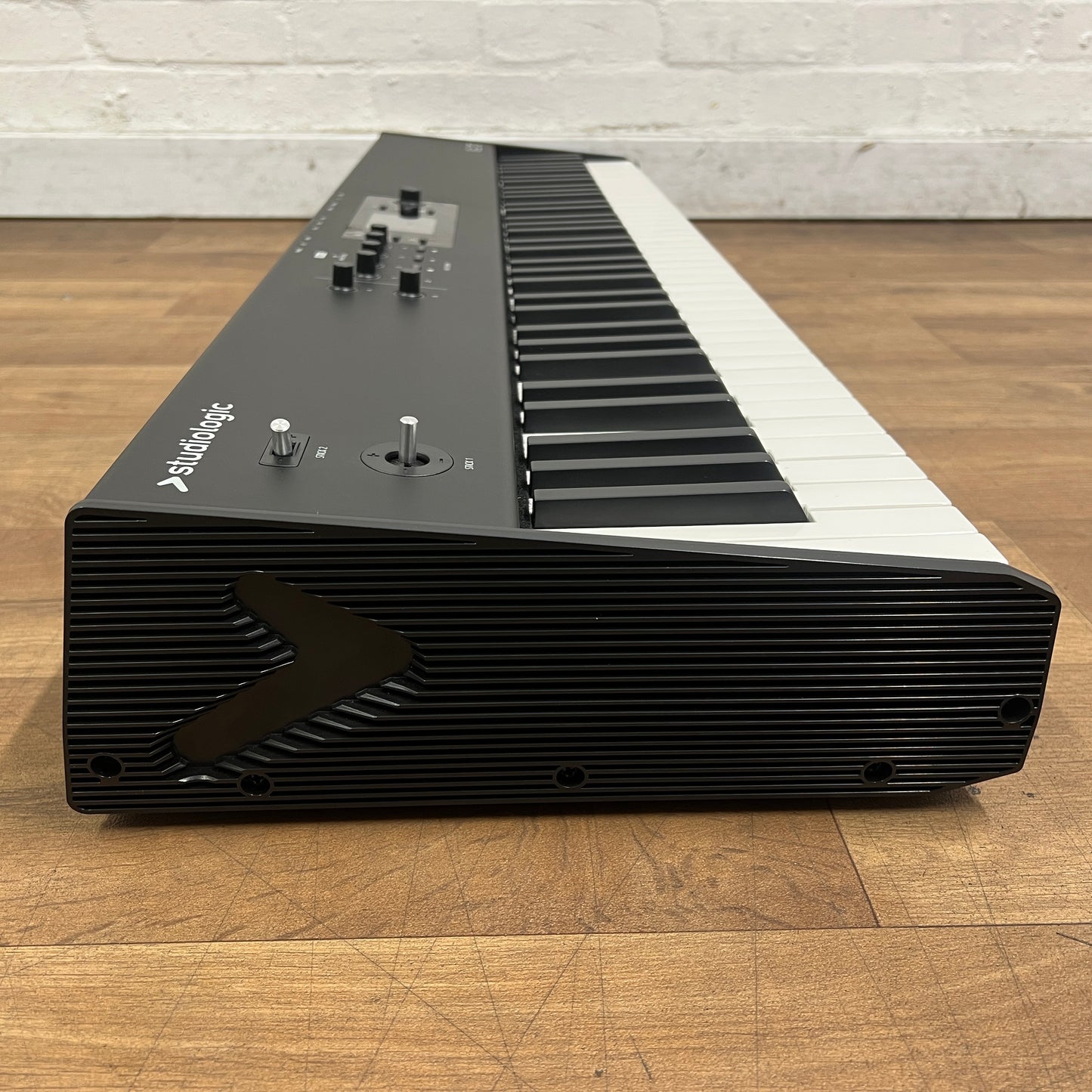Studiologic SL73 MIDI Controller Keyboard; Serial No: 2542IT7301105 | Second Hand