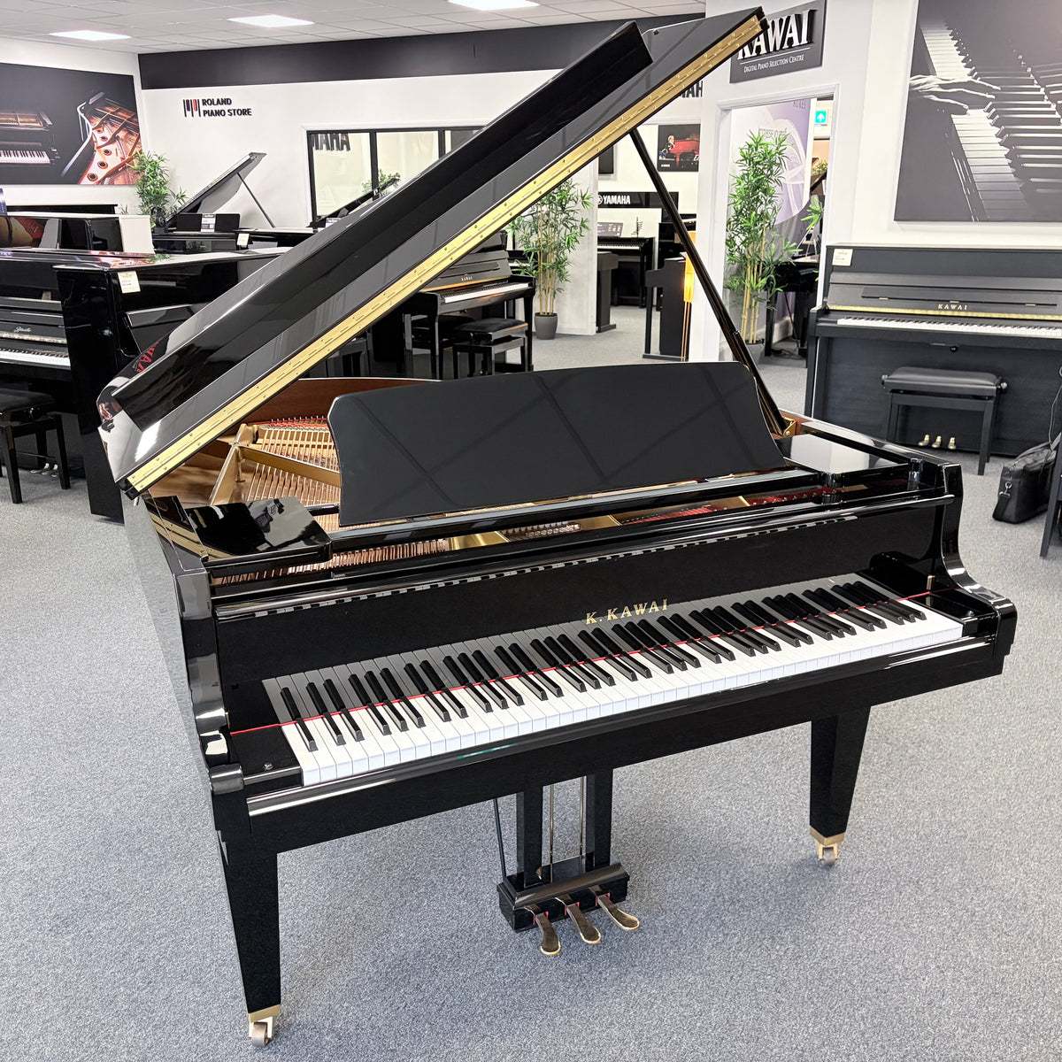 Kawai GL30 Grand Piano in Polished Ebony: Serial No: 2695427 | Second Hand