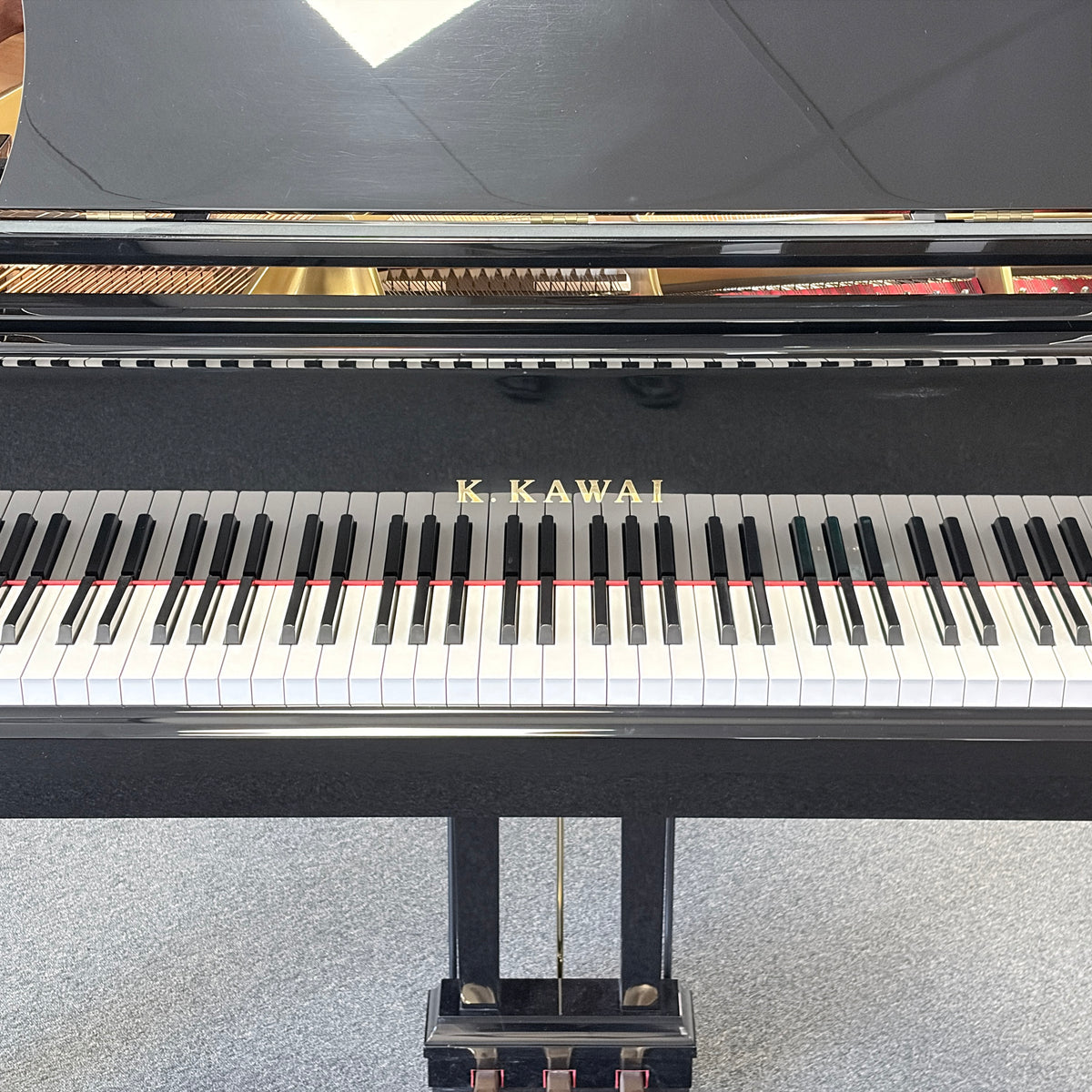 Kawai GL30 Grand Piano in Polished Ebony: Serial No: 2695427 | Second Hand