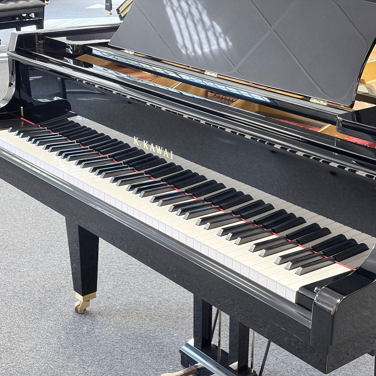 Kawai GL30 Grand Piano in Polished Ebony: Serial No: 2695427 | Second Hand