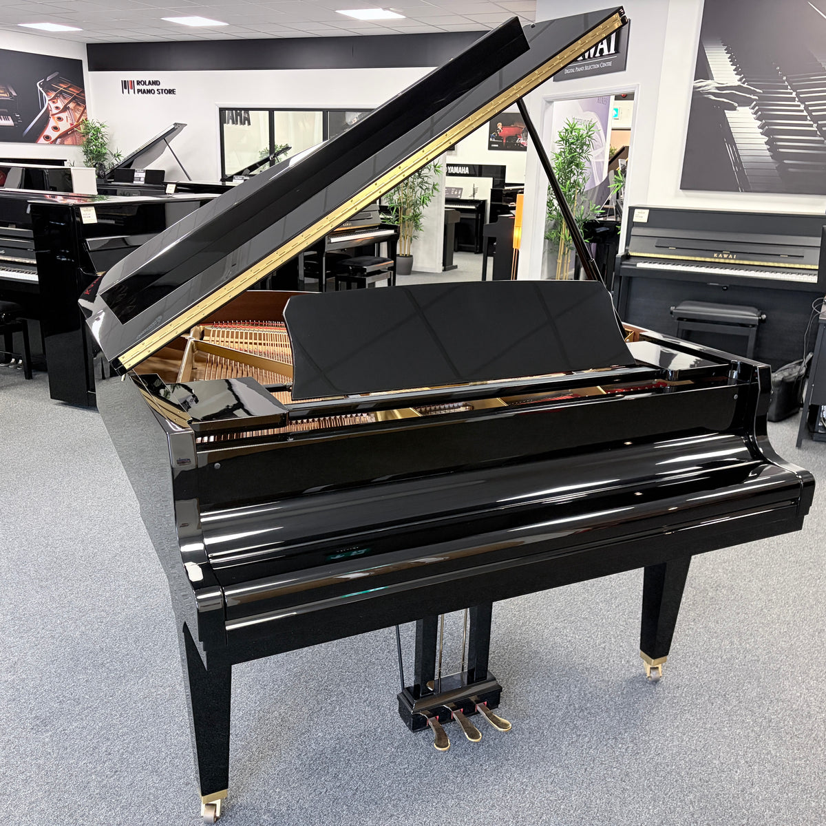 Kawai GL30 Grand Piano in Polished Ebony: Serial No: 2695427 | Second Hand