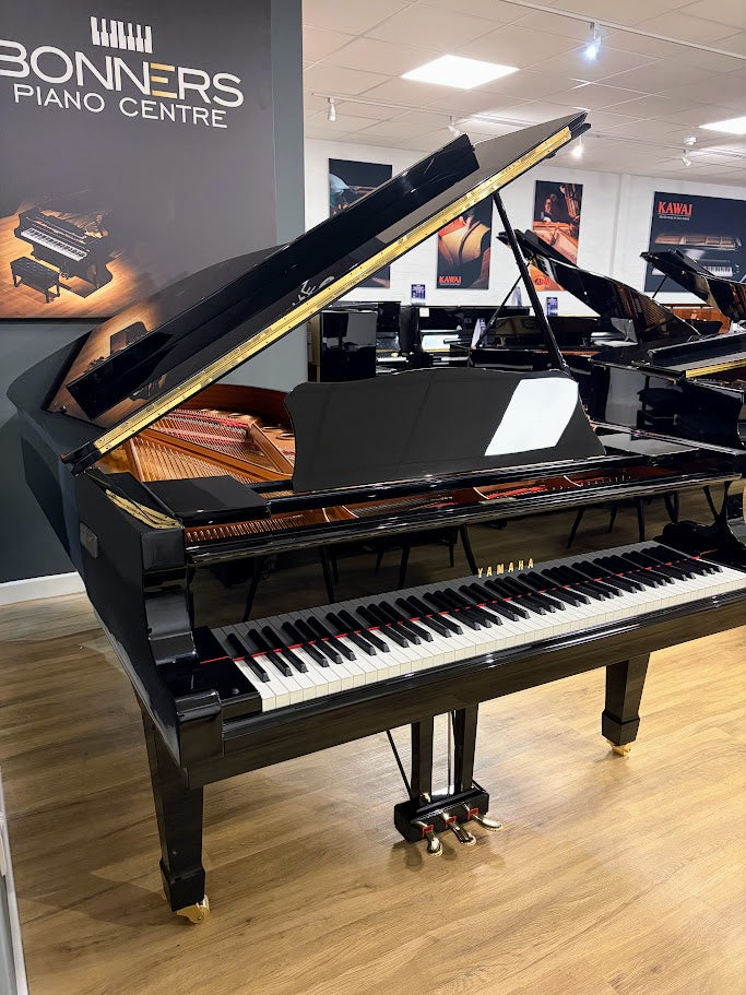 Yamaha C7 7'6" Semi-Concert Grand Piano in Polished Ebony: Serial No: 6142917 | Second Hand