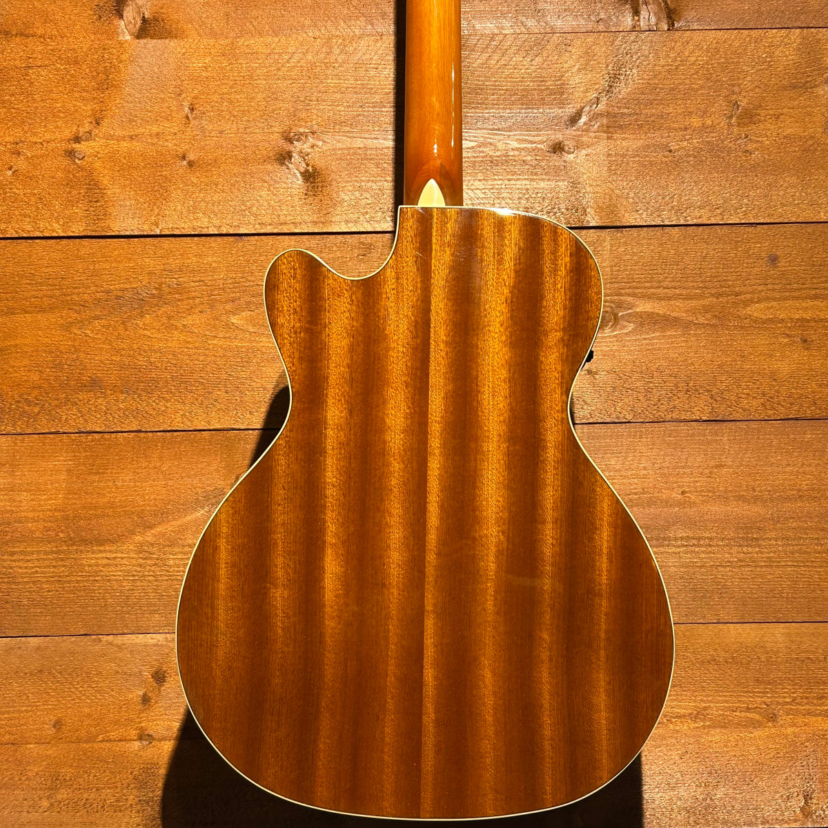 Fender FA-450 Electro Acoustic Bass; Sunburst: Serial No: IWA2224784 | Second Hand