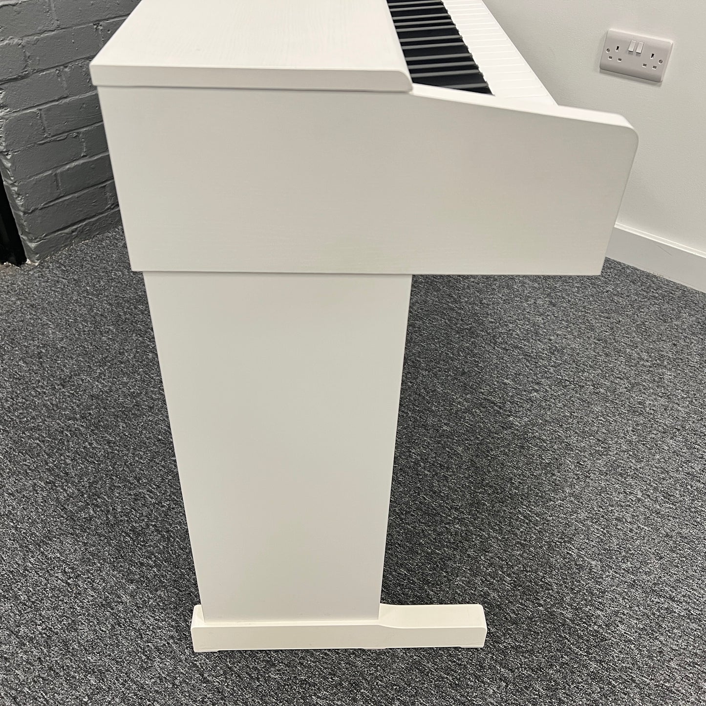 Yamaha YDP145 White Digital Piano; Serial No: BCBZ01001; Ex Display Model; 3 Year Warranty