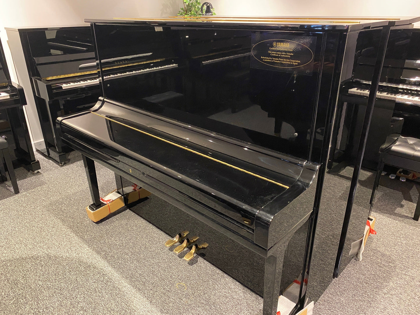Yamaha Certified Reconditioned U3 Upright Piano; Polished Ebony: Serial No: H1704354