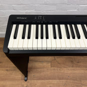Roland FP10 Portable Piano With KCSFP10 Stand; Serial No: M5M6513 | Second Hand