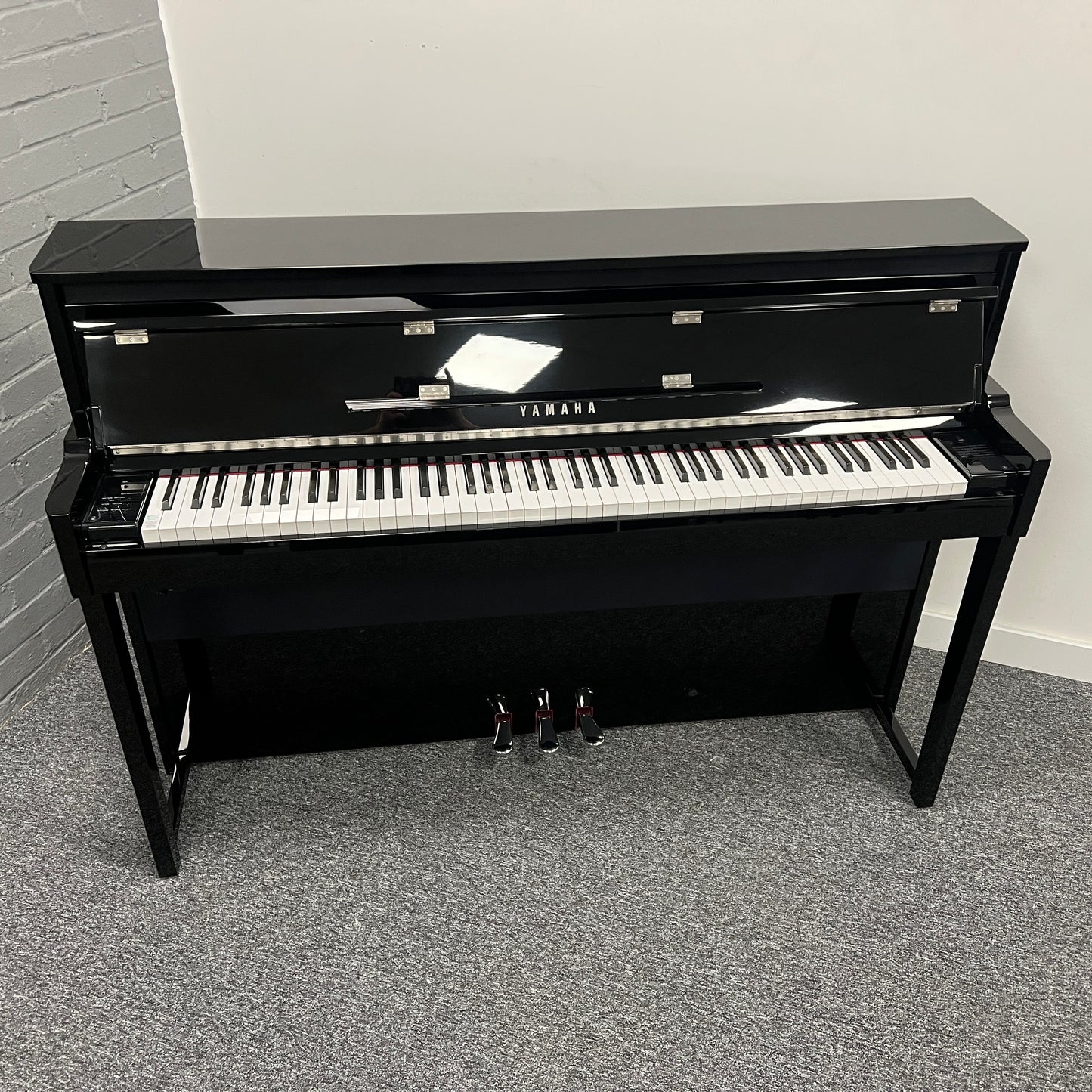 Yamaha NU1 Hybrid Digital Piano; Serial No: BZUX01022 | Second Hand