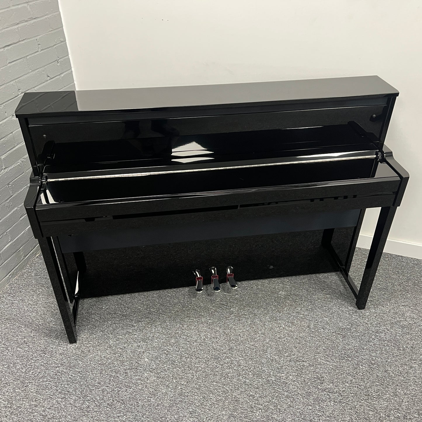 Yamaha NU1 Hybrid Digital Piano; Serial No: BZUX01022 | Second Hand