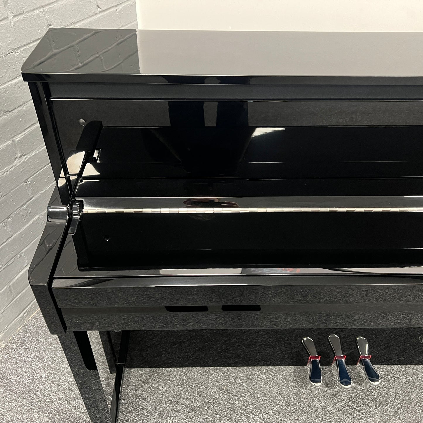 Yamaha NU1 Hybrid Digital Piano; Serial No: BZUX01022 | Second Hand