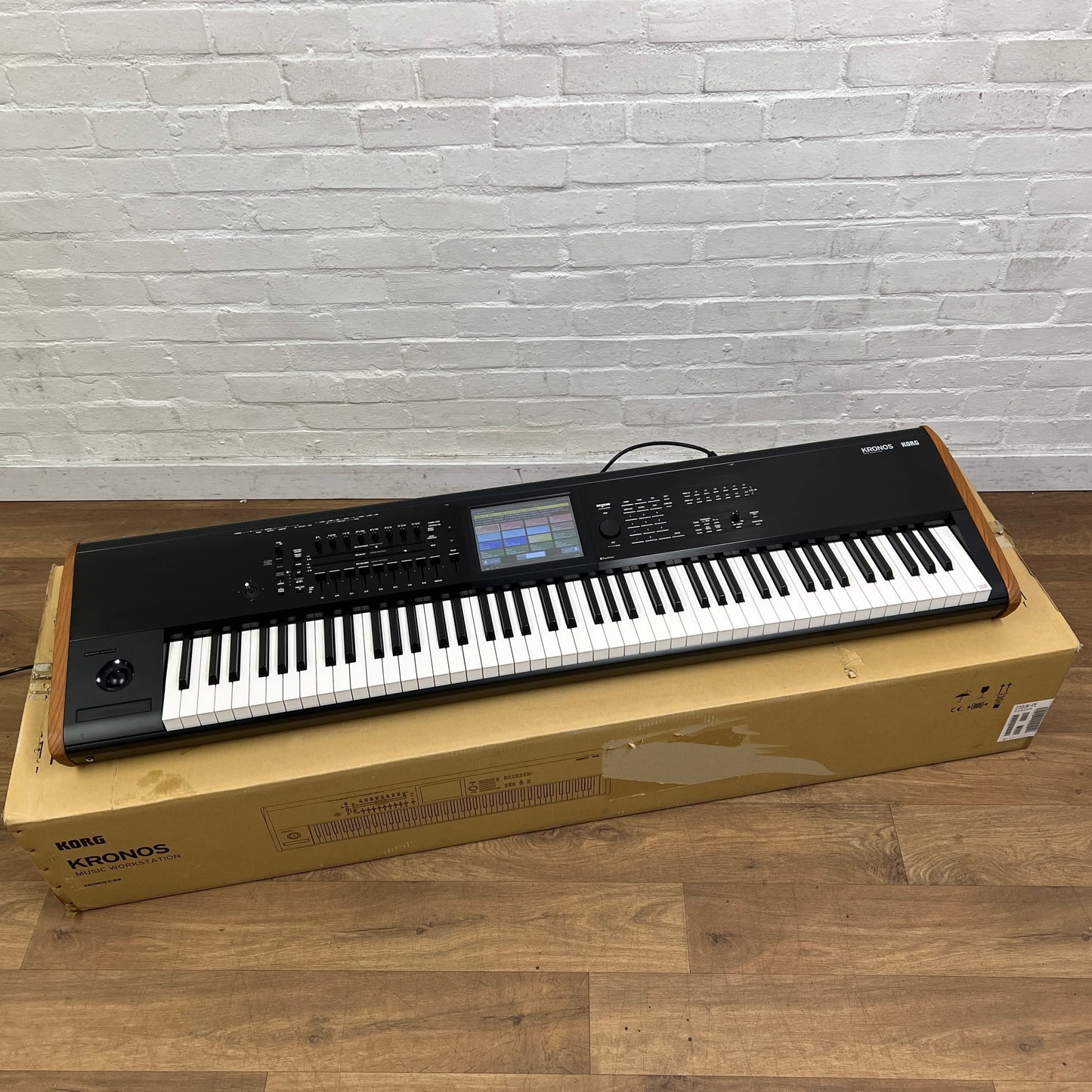Korg Kronos 2 88 Workstation Keyboard; Serial No: 209256 | Second Hand