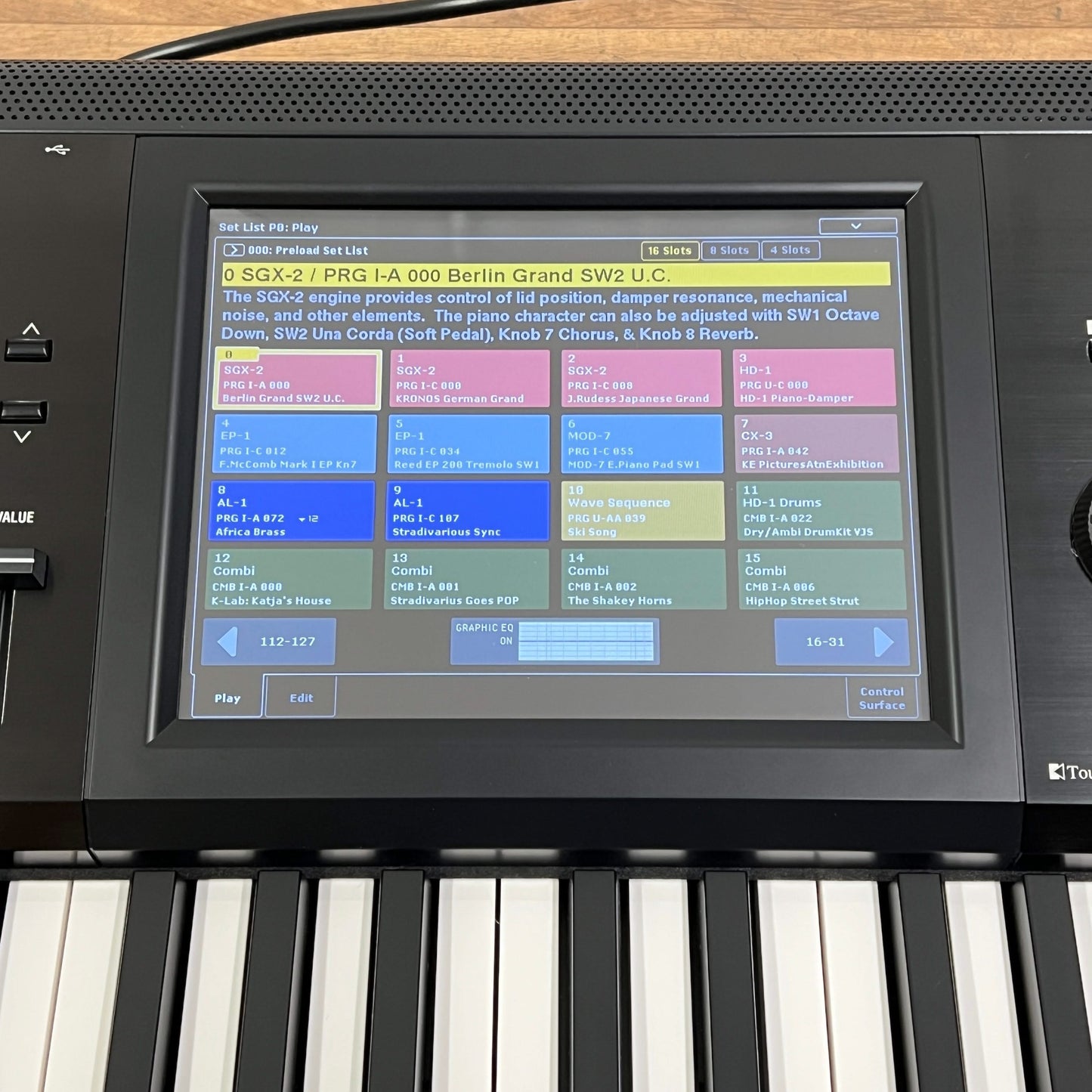 Korg Kronos 2 88 Workstation Keyboard; Serial No: 209256 | Second Hand