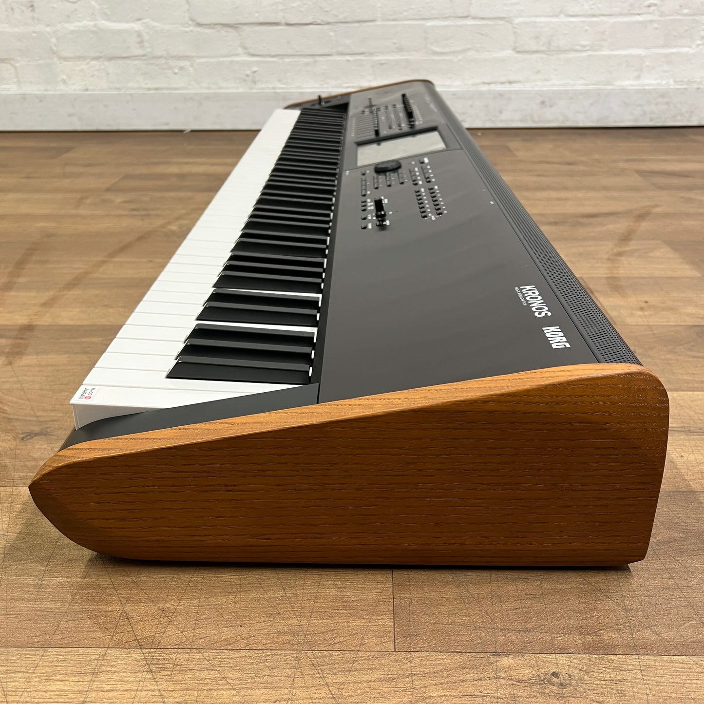 Korg Kronos 2 88 Workstation Keyboard; Serial No: 209256 | Second Hand