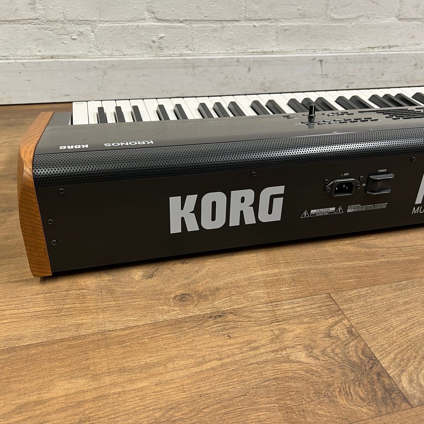 Korg Kronos 2 88 Workstation Keyboard; Serial No: 209256 | Second Hand
