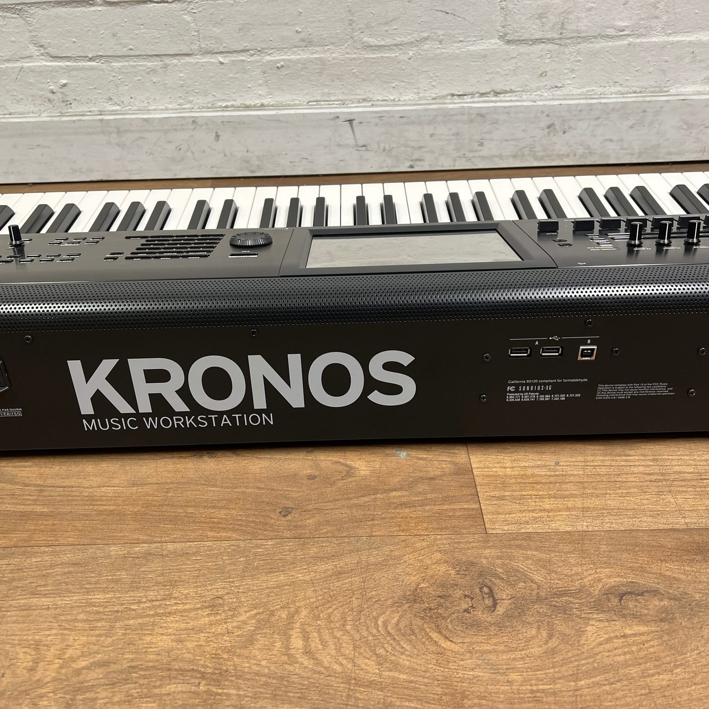 Korg Kronos 2 88 Workstation Keyboard; Serial No: 209256 | Second Hand