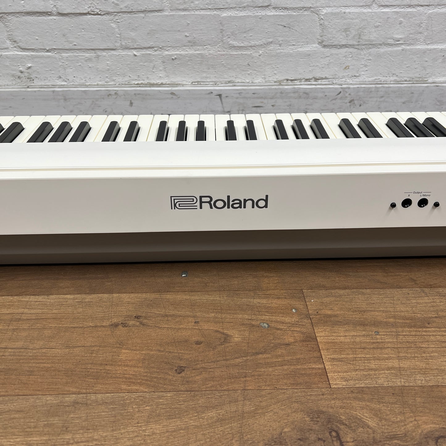 Roland FP30X Digital Piano White; Serial No: E4P0906 | Second Hand