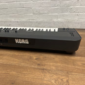 Korg Kross 2 88 Key Synthesizer Workstation, Matt Black; Serial No: 9065 | Second Hand