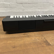 Yamaha P225 Portable Piano, Black; Serial No: BBDY02476 | Second Hand