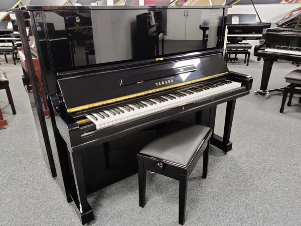 Yamaha Certified Reconditioned U3 Upright Piano; Polished Ebony: Serial No: H1478932