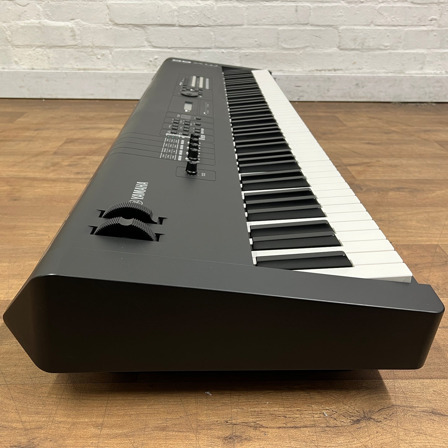 Yamaha MX88 Synthesizer; Serial No: BBXI01021 | Second Hand