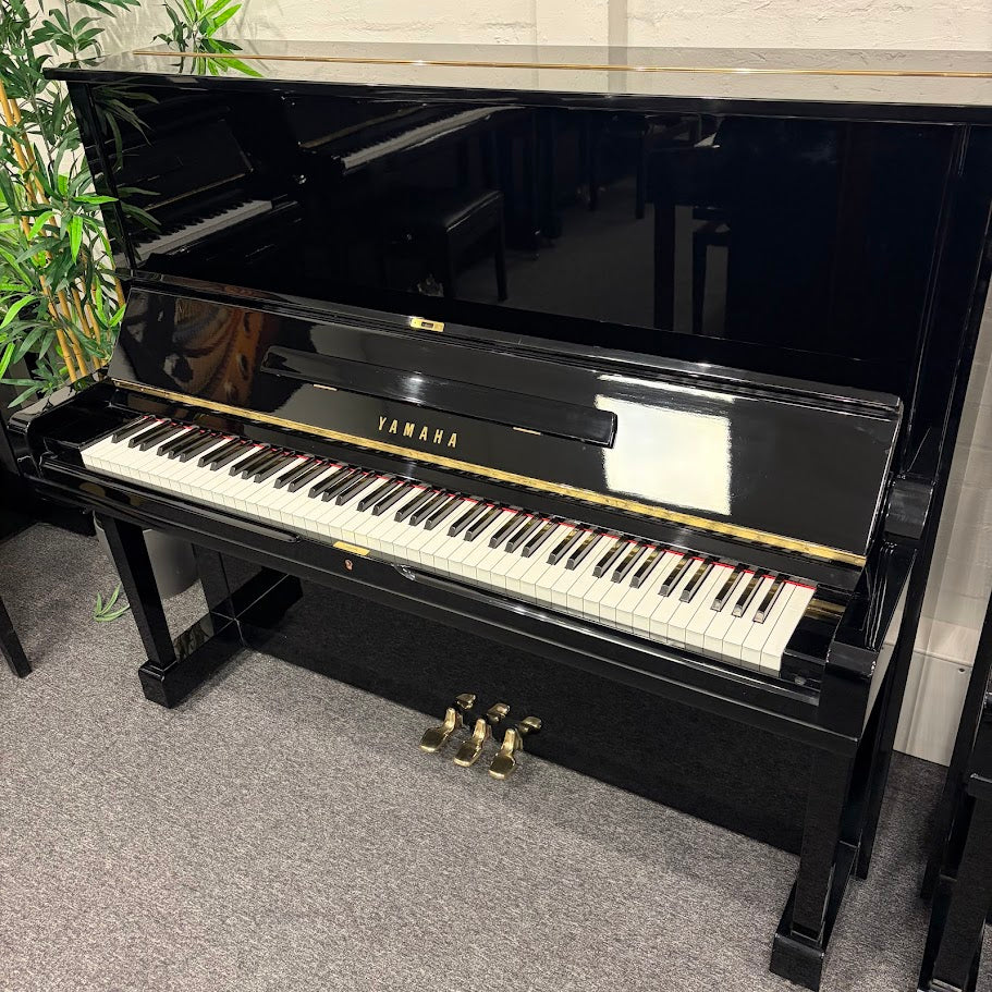 Yamaha U3 Upright Piano in Polished Black: Serial No: H2019707 | Second Hand