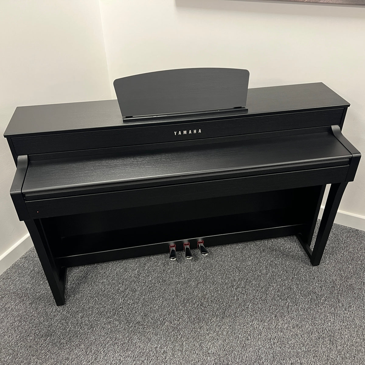 Yamaha CLP635 Digital Piano, Black; Serial No: BCZN01023 | Second Hand