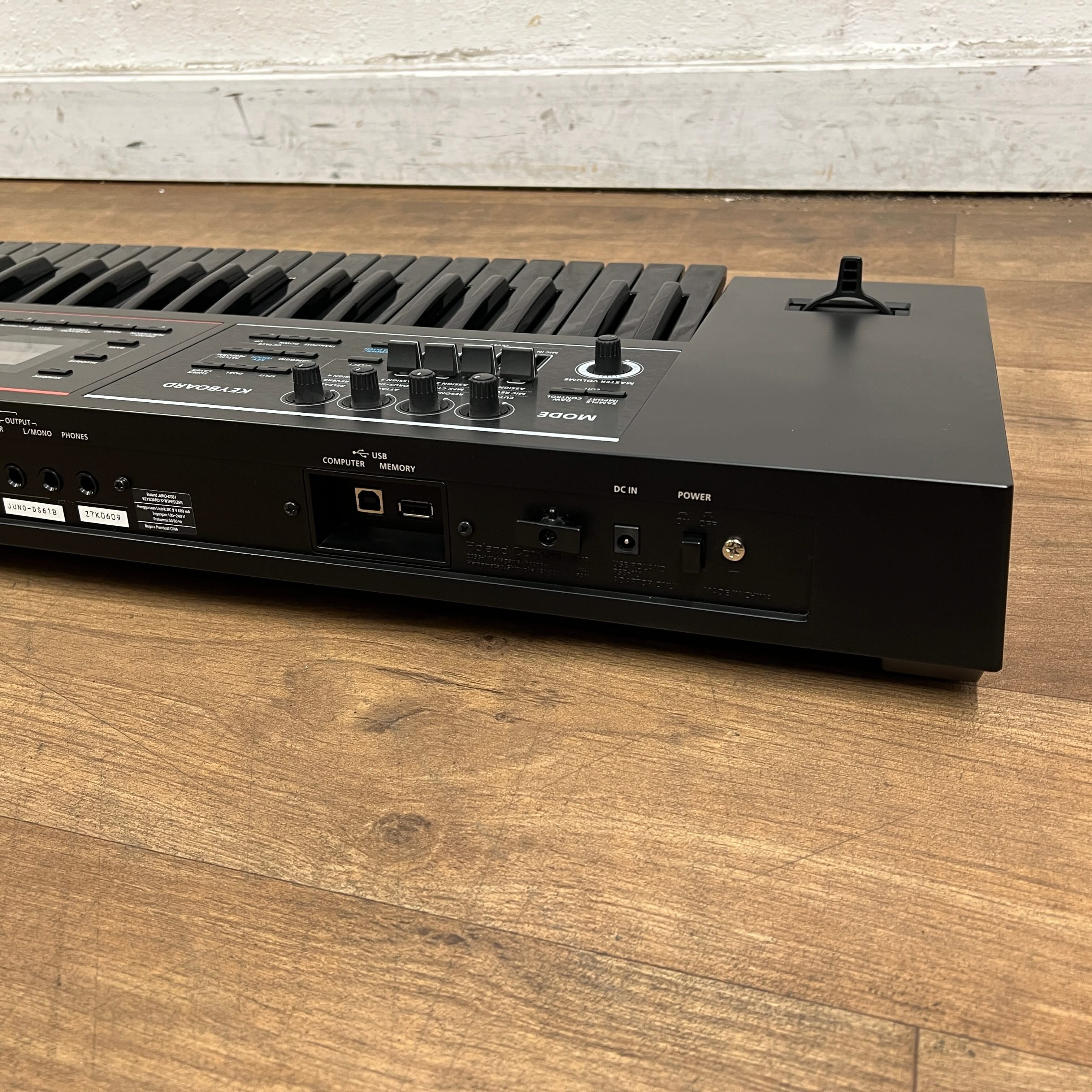 Roland JUNO-DS 61B 黒 Roland Juno DS-61B Synthesizer