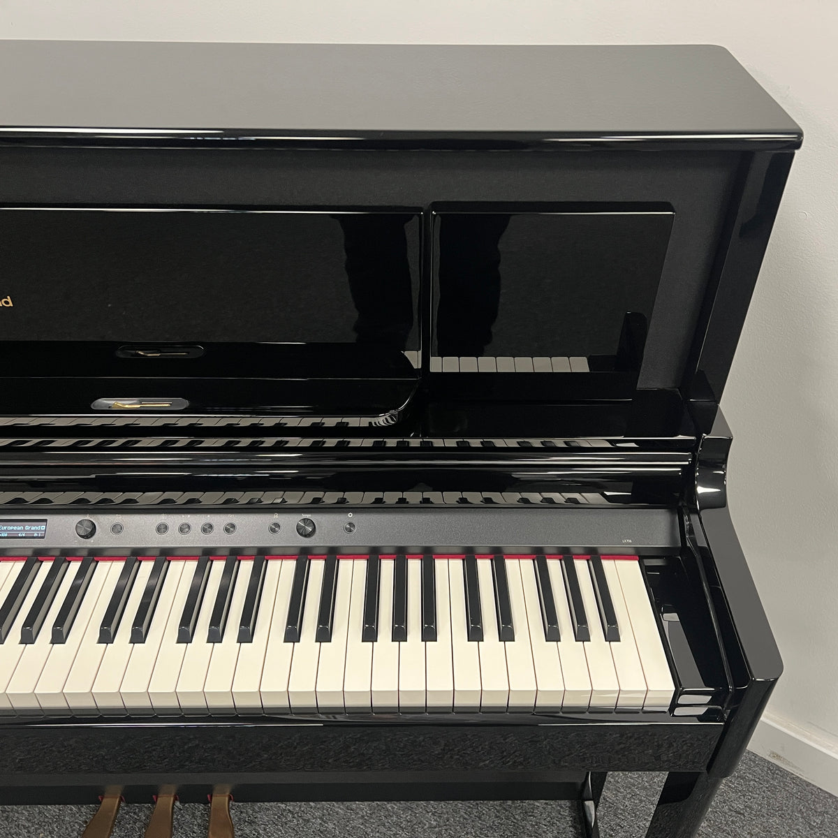 Roland LX706 Digital Piano, Polished Ebony; Serial No: Z9L0721 | Second Hand