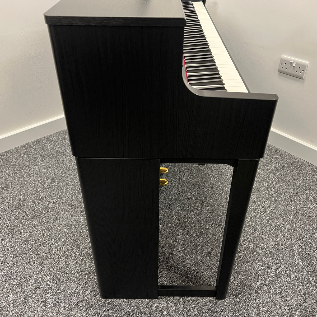 Roland HP704 Digital Piano, Black; Serial No: A8R5701 | Second Hand