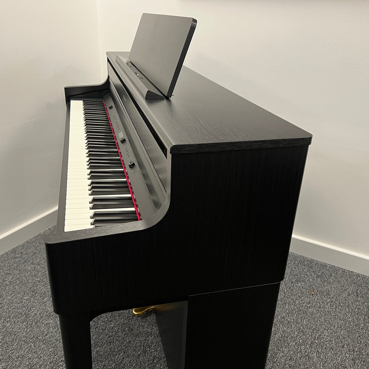 Roland HP704 Digital Piano, Black; Serial No: A8R5701 | Second Hand