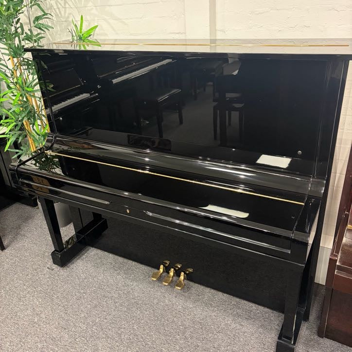 Yamaha U3 Upright Piano in Polished Black: Serial No: H2518401 | Second Hand