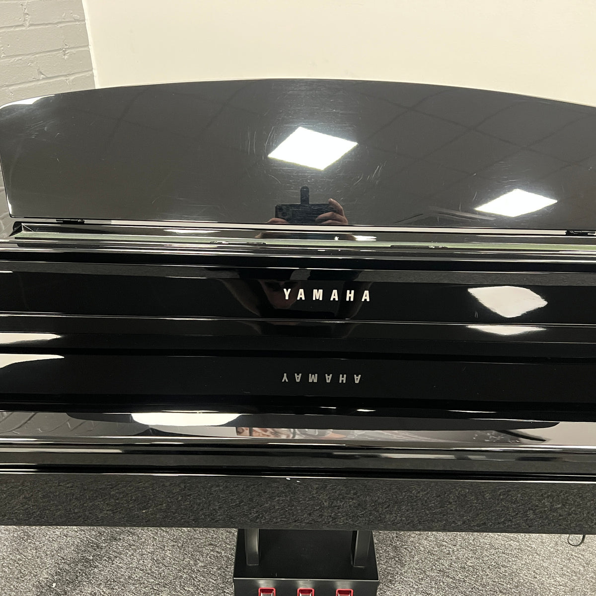 Yamaha CLP565GP Digital Grand Piano, Polished Ebony; Serial No: BCWP01010 | Second Hand
