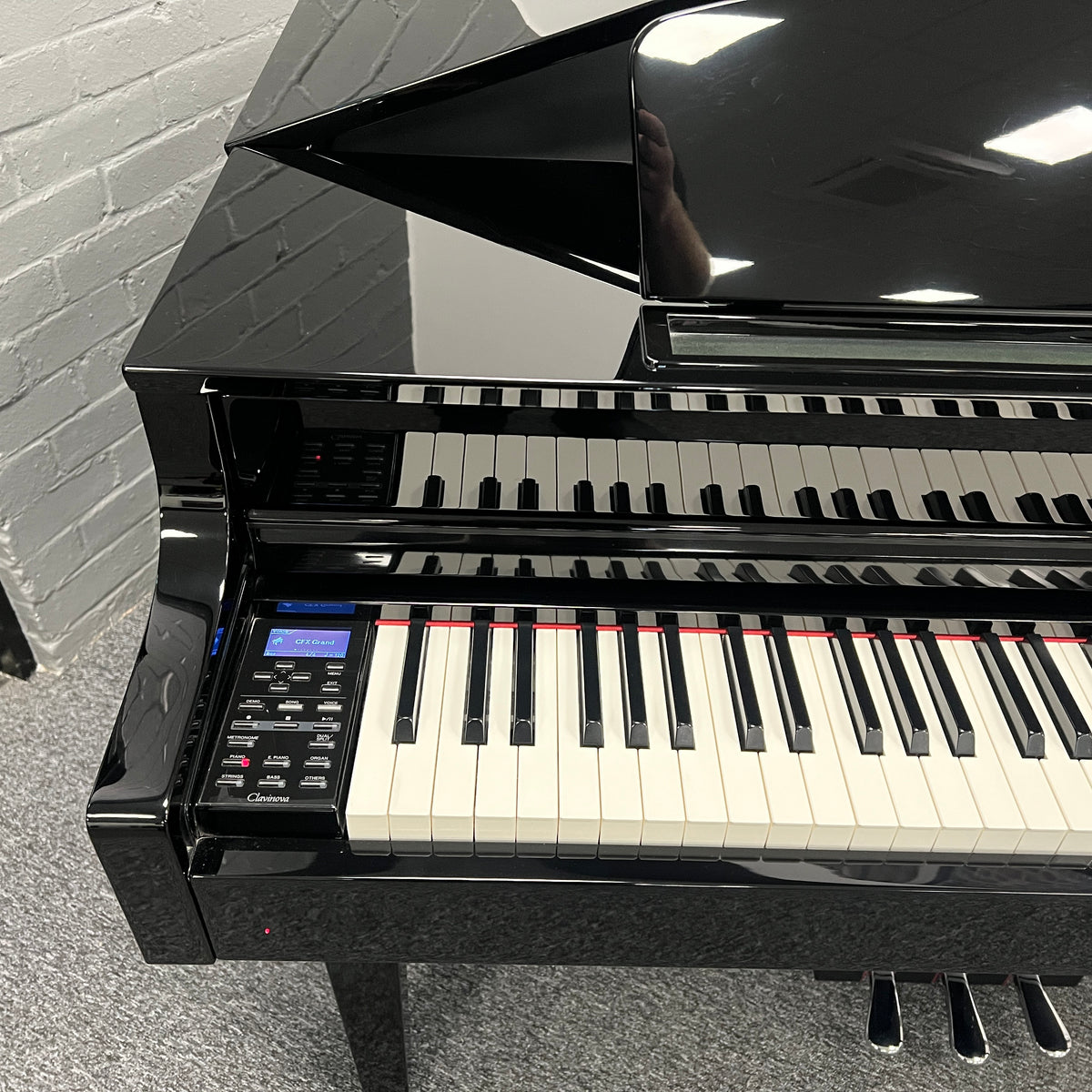 Yamaha CLP565GP Digital Grand Piano, Polished Ebony; Serial No: BCWP01010 | Second Hand