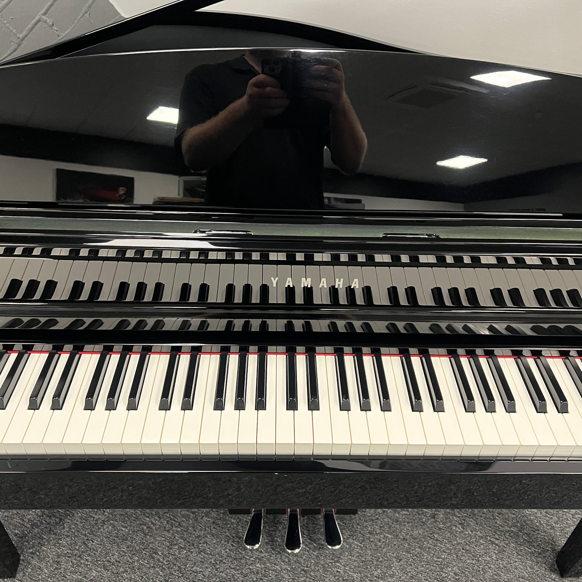 Yamaha CLP565GP Digital Grand Piano, Polished Ebony; Serial No: BCWP01010 | Second Hand