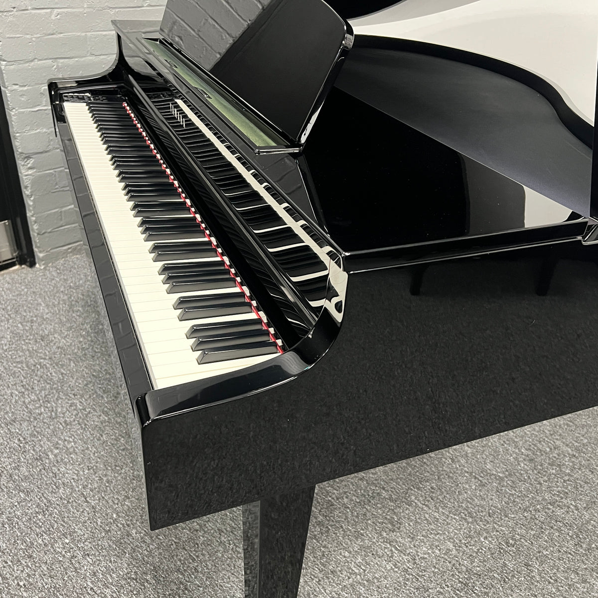 Yamaha CLP565GP Digital Grand Piano, Polished Ebony; Serial No: BCWP01010 | Second Hand