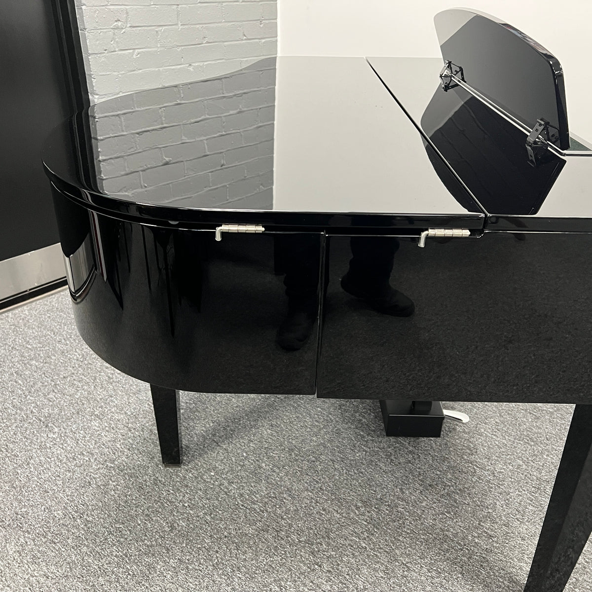 Yamaha CLP565GP Digital Grand Piano, Polished Ebony; Serial No: BCWP01010 | Second Hand