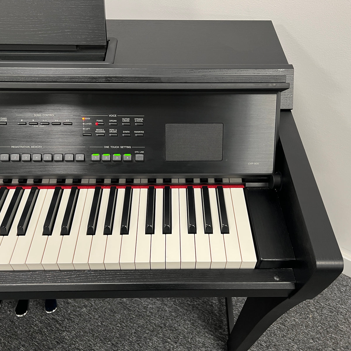 Yamaha CVP805 Digital Piano, Black; Serial No: BCZN01008 | Second Hand