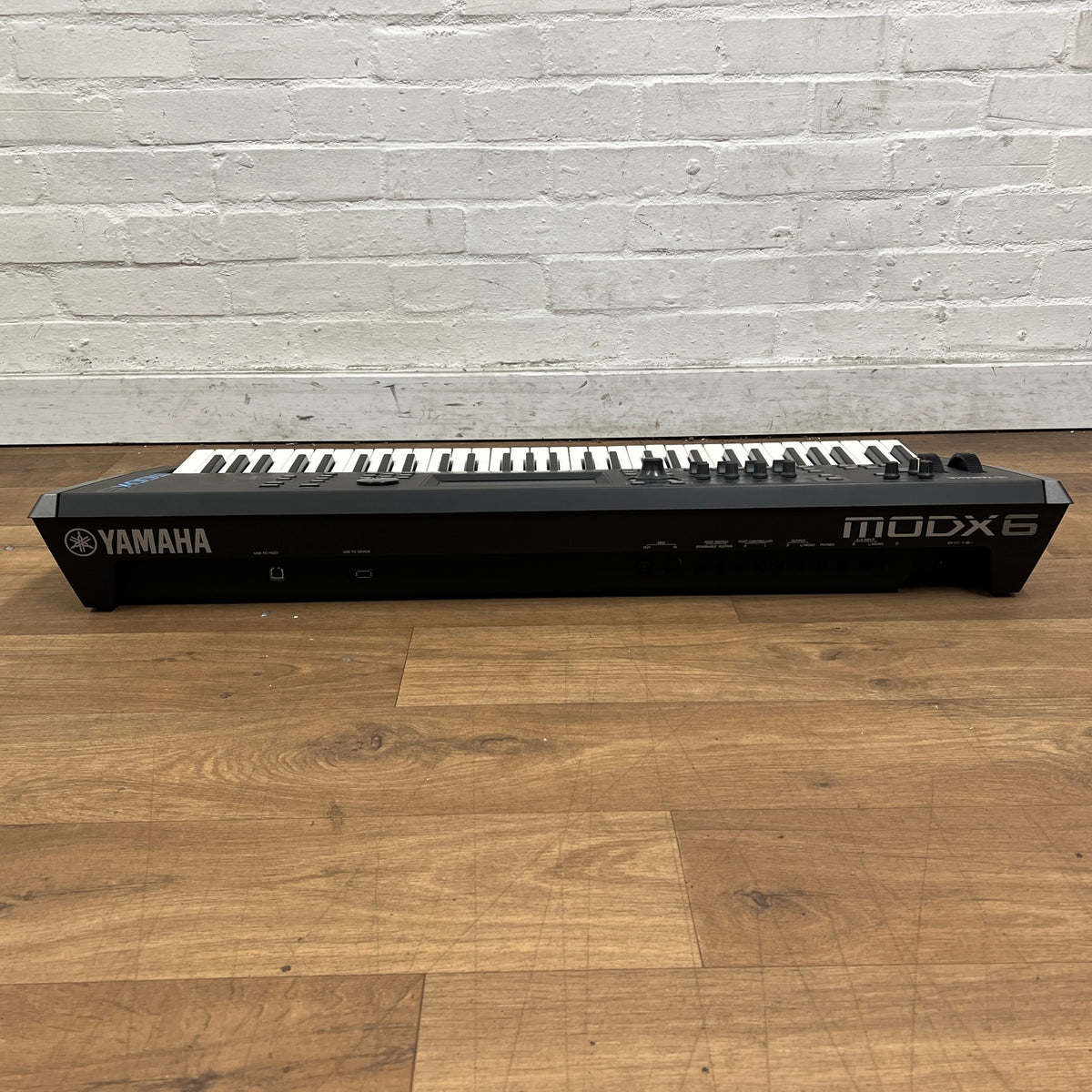 Yamaha MODX6 Synthersizer Keyboard; Serial No: BBZH01015 | Second Hand