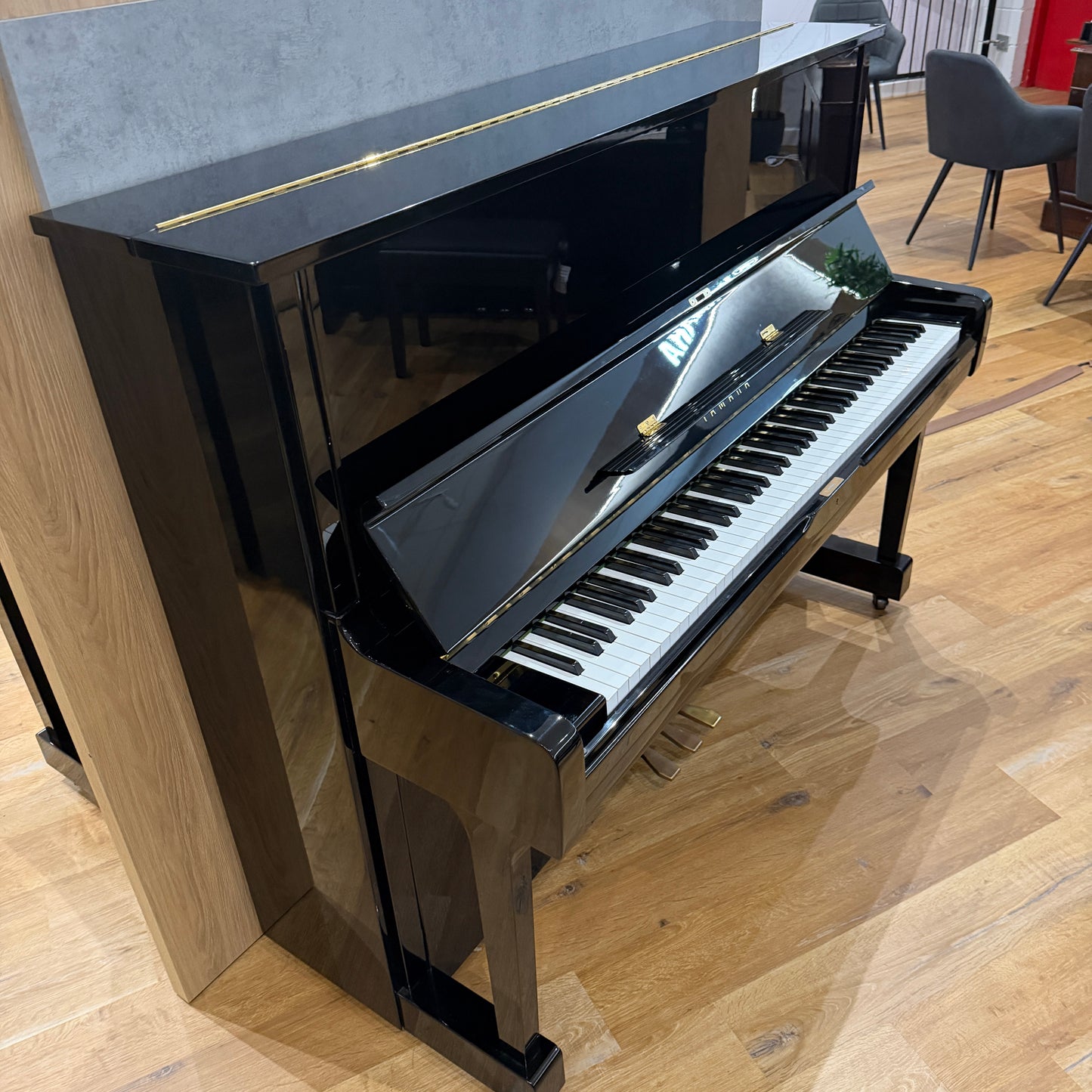 Yamaha U1 Upright Piano in Polished Ebony: Serial No A4121091 | Second Hand