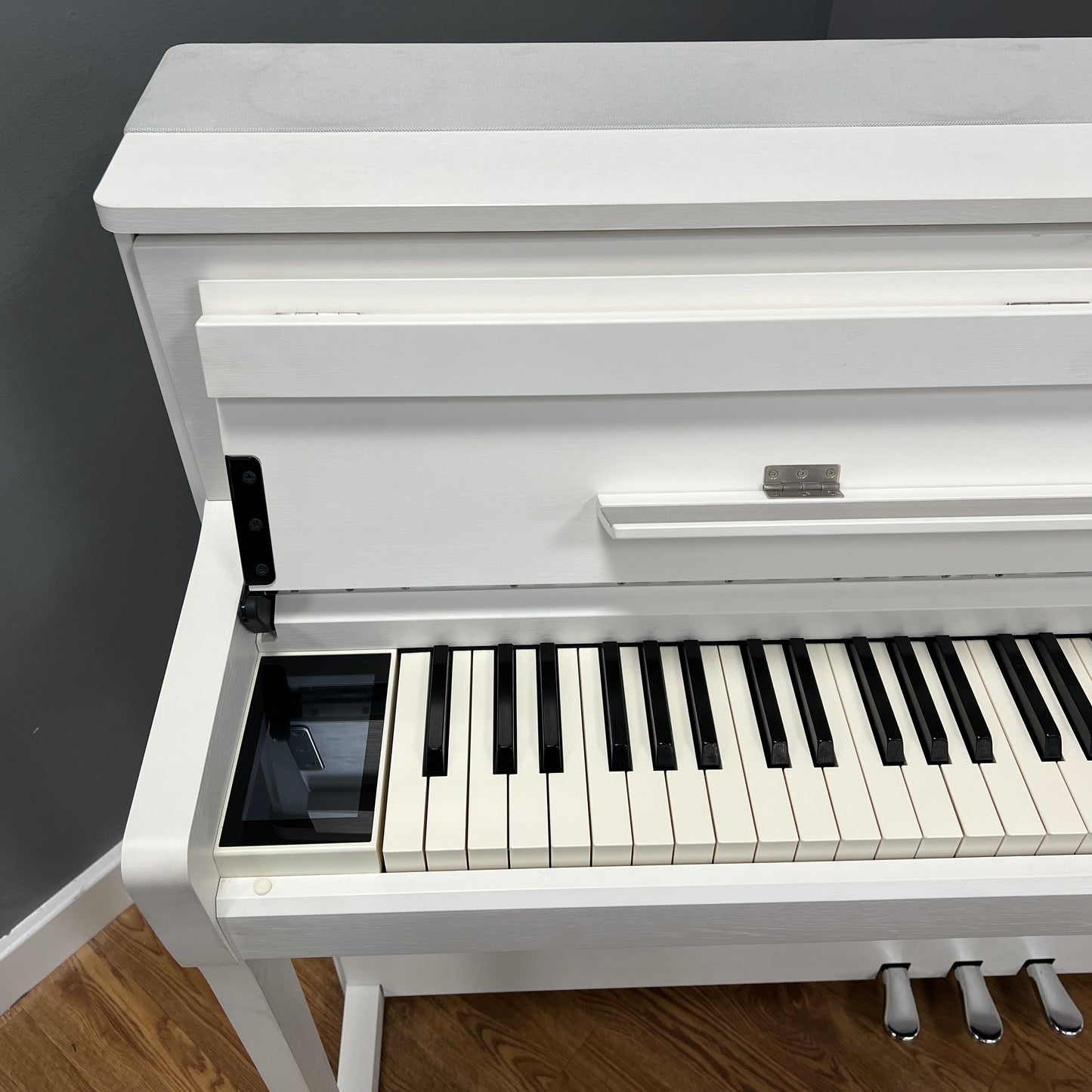 Kawai CA99 White Digital PIano With Matching Stool; Serial Number: G560569 | Second Hand