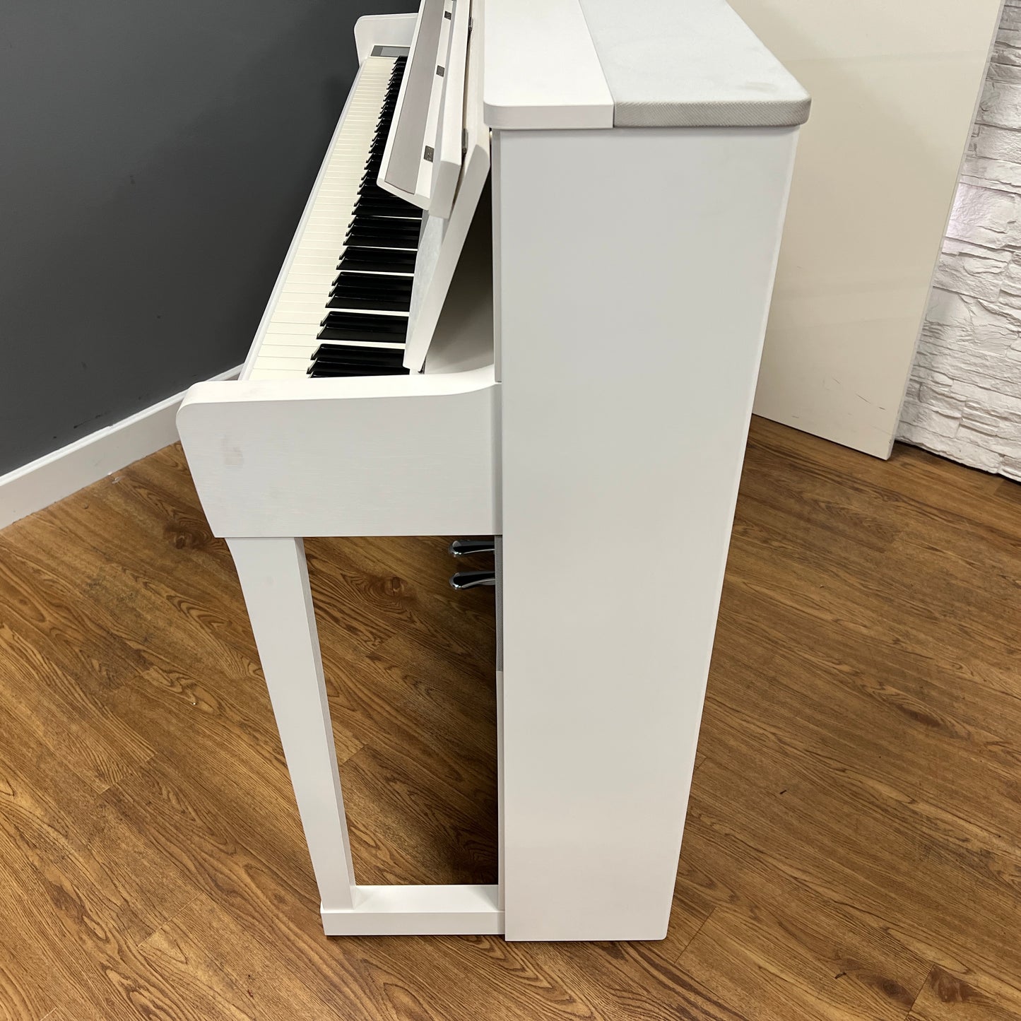 Kawai CA99 White Digital PIano With Matching Stool; Serial Number: G560569 | Second Hand