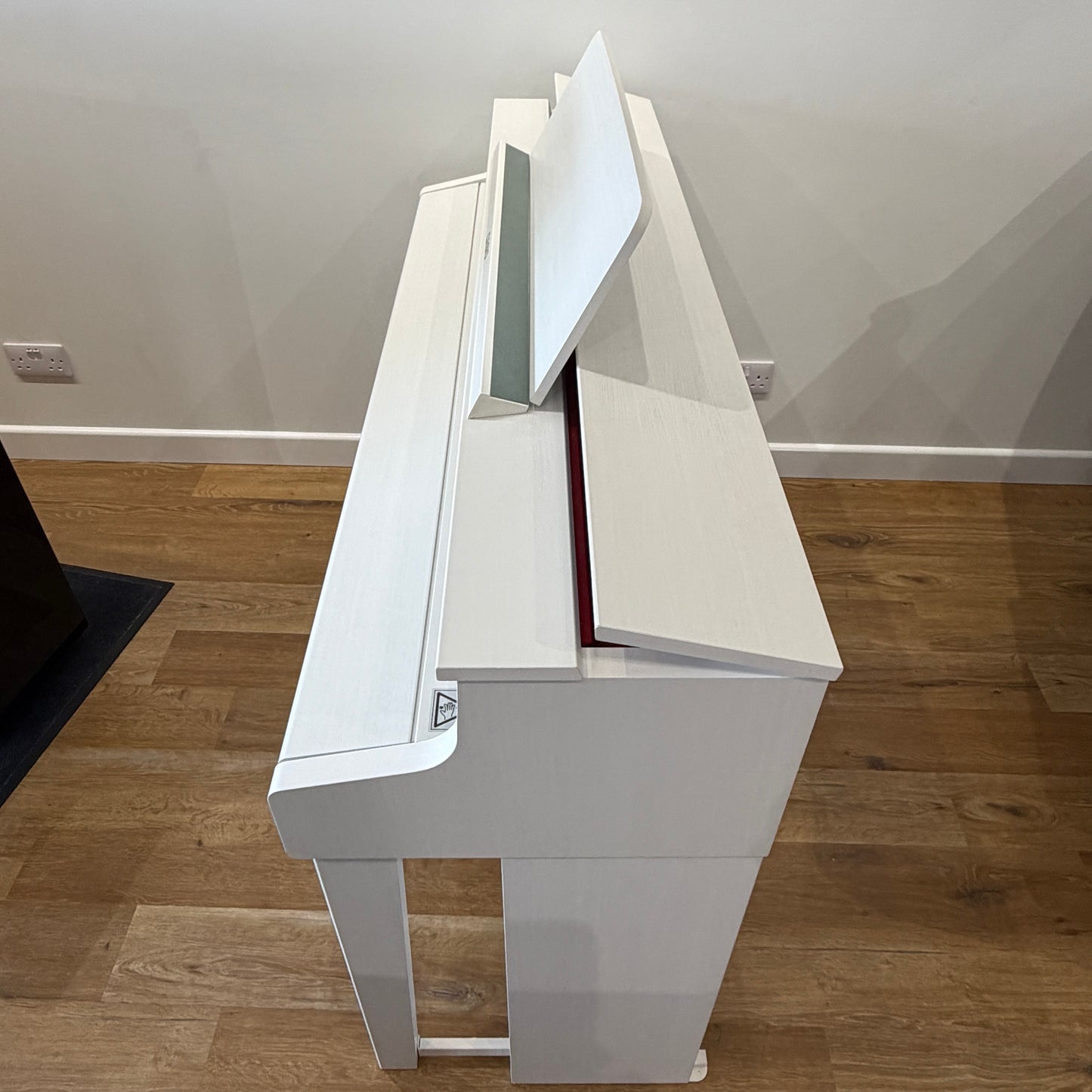 Casio GP300 Digital Piano White,  With Matching Stool: Serial No: 935BDC591007864 | Second Hand